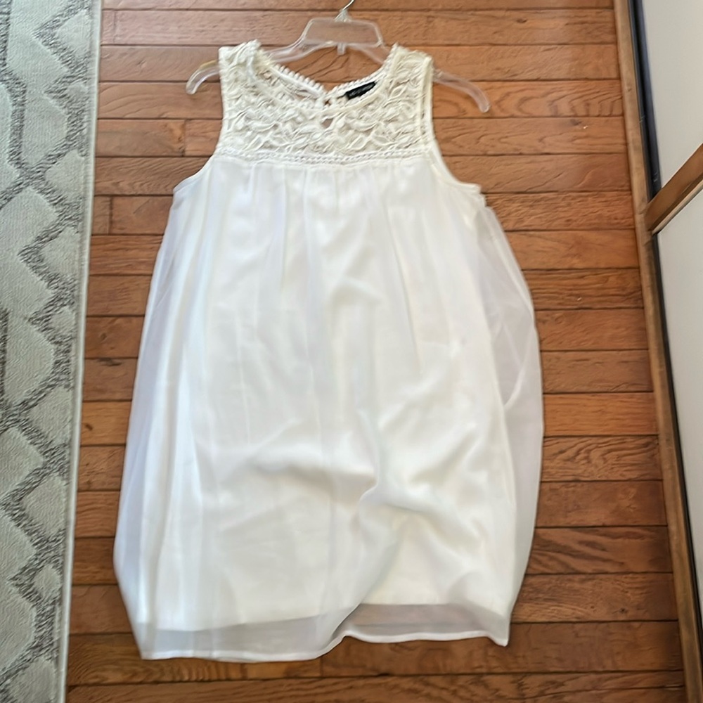 Sleeves white flowy dress